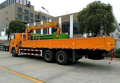 德贏天下，品質(zhì)成就未來——陜汽德龍后八輪與10噸徐工隨車吊的強(qiáng)強(qiáng)聯(lián)合